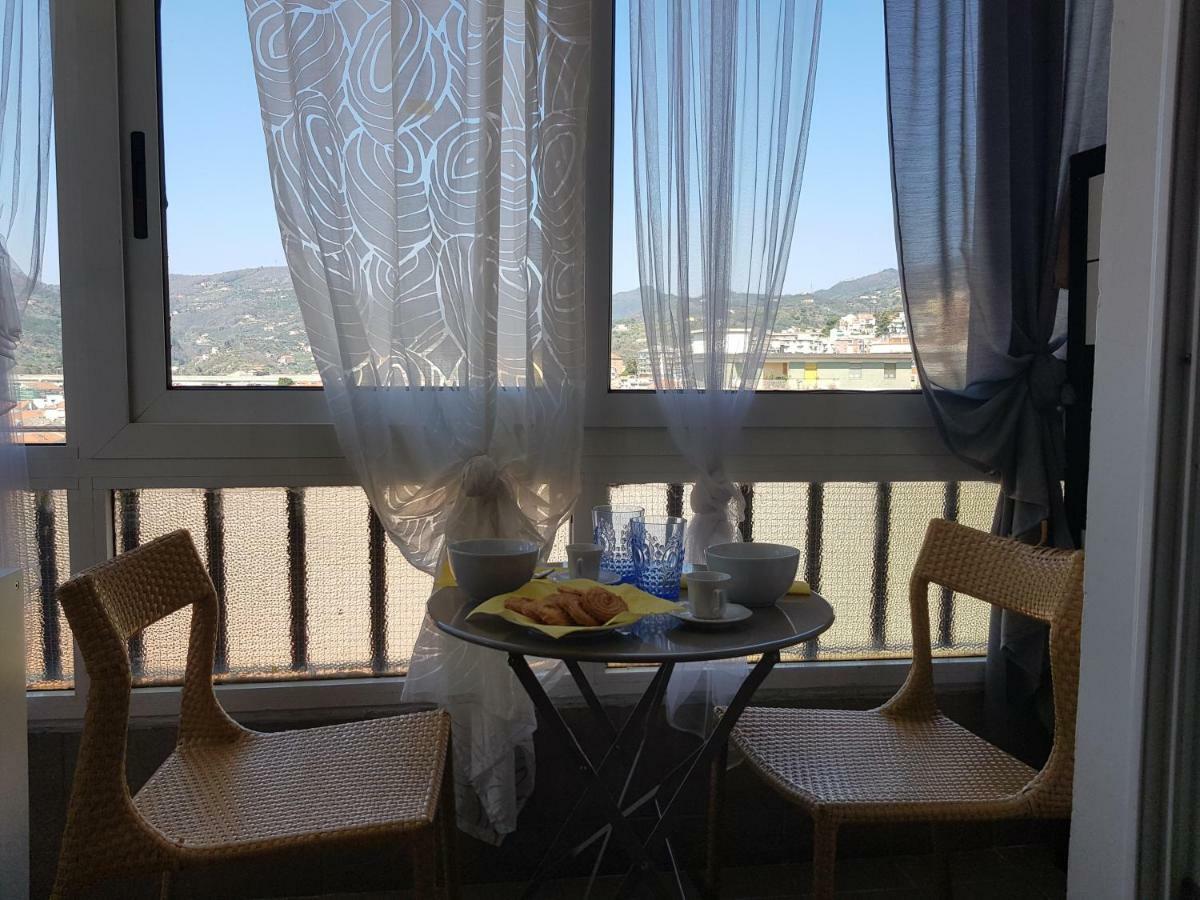 Romantica Fuga Con Vista Panoramica Sulla Citta Di Savona Apartment Exterior photo